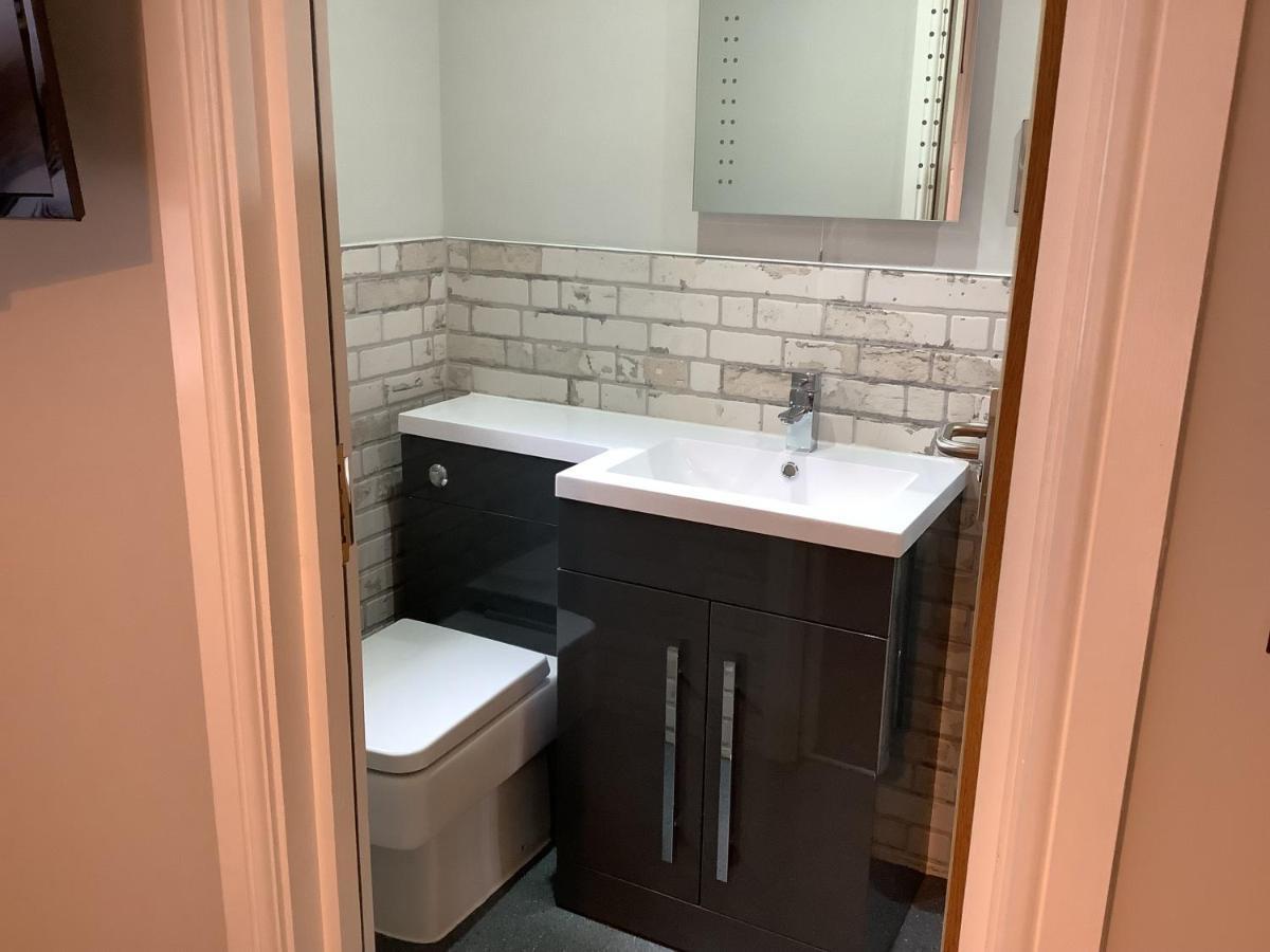 Jeffersons Hotel & Serviced Apartments (Adults Only) 배로우인퍼니스 외부 사진
