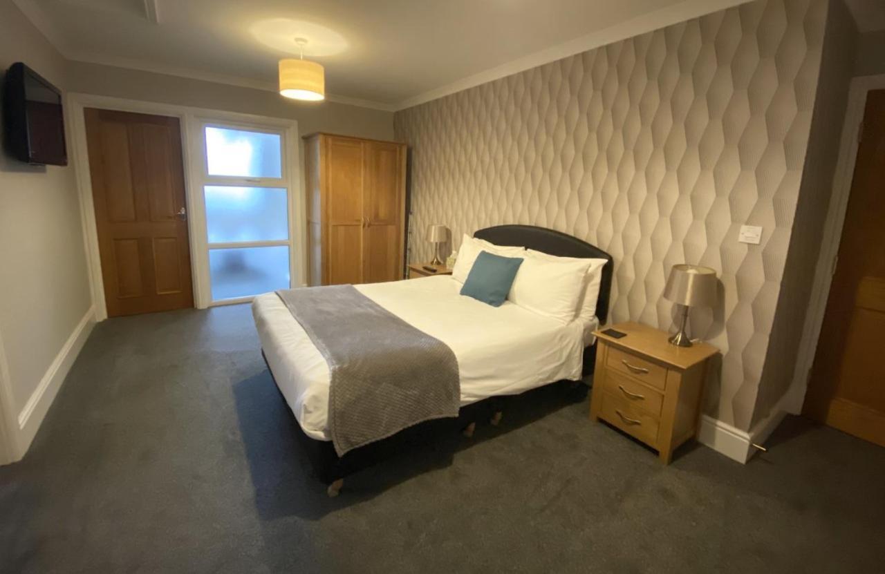 Jeffersons Hotel & Serviced Apartments (Adults Only) 배로우인퍼니스 객실 사진