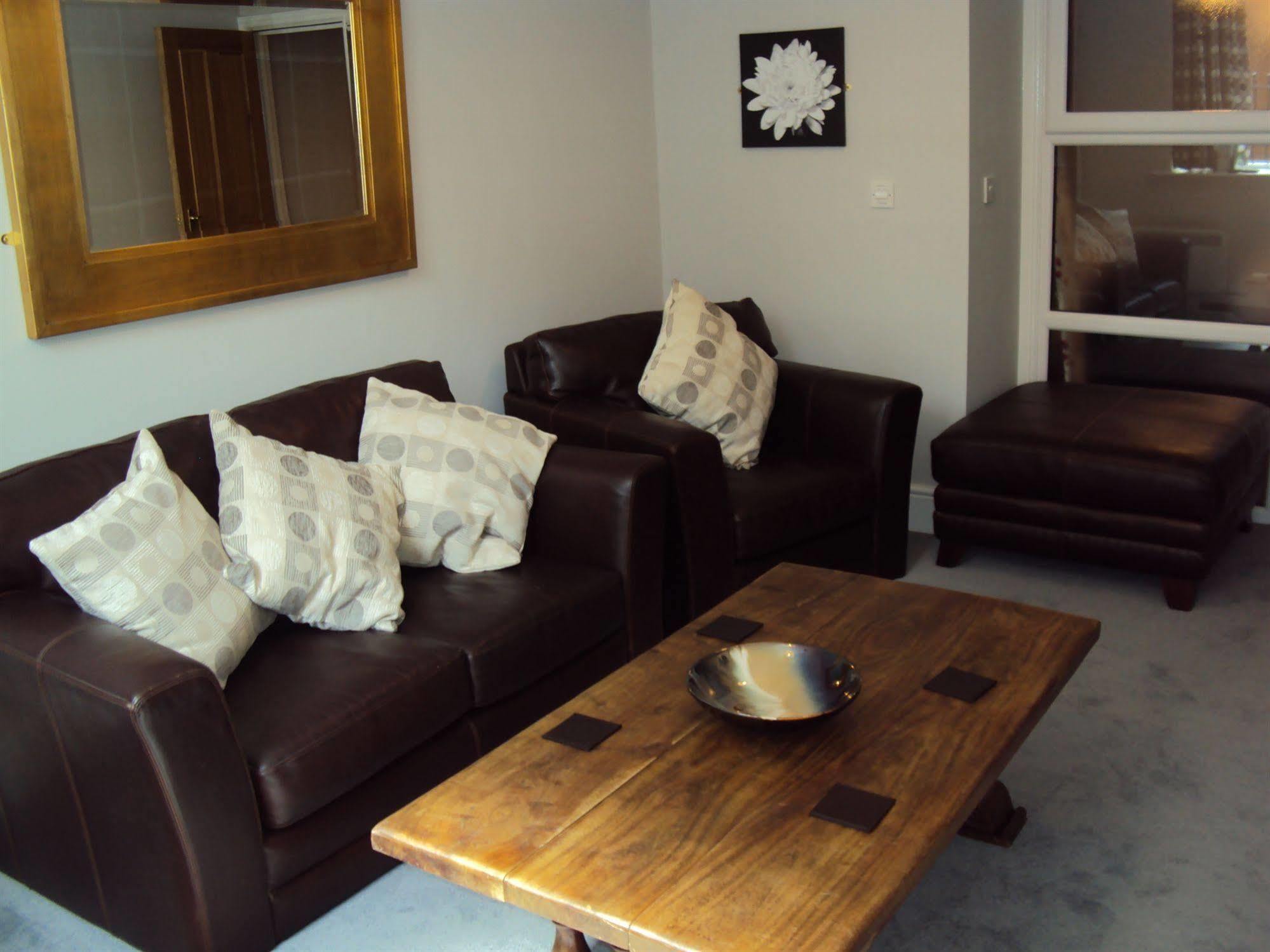Jeffersons Hotel & Serviced Apartments (Adults Only) 배로우인퍼니스 외부 사진