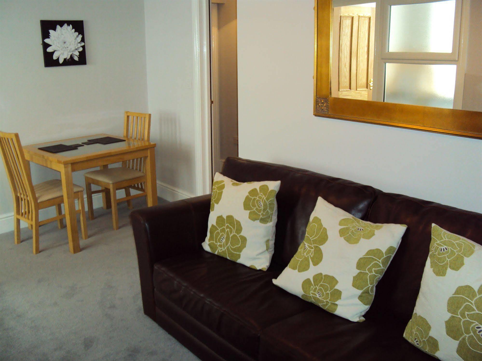 Jeffersons Hotel & Serviced Apartments (Adults Only) 배로우인퍼니스 외부 사진
