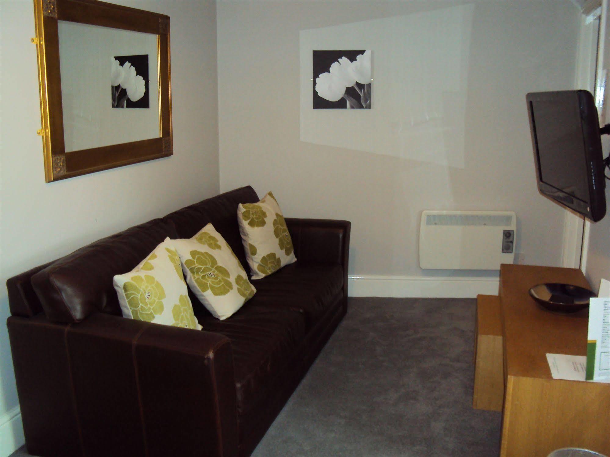 Jeffersons Hotel & Serviced Apartments (Adults Only) 배로우인퍼니스 외부 사진